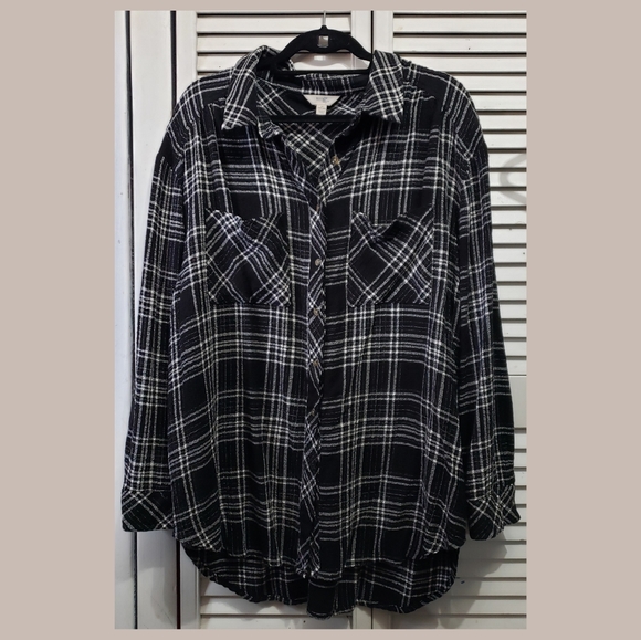 Terra and sky plain button down - Picture 3 of 3